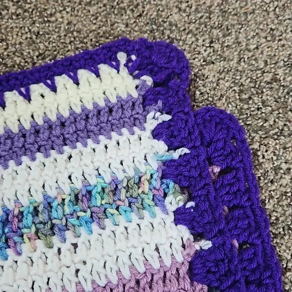 HAND MADE BLANKET - Picture 5 of 5